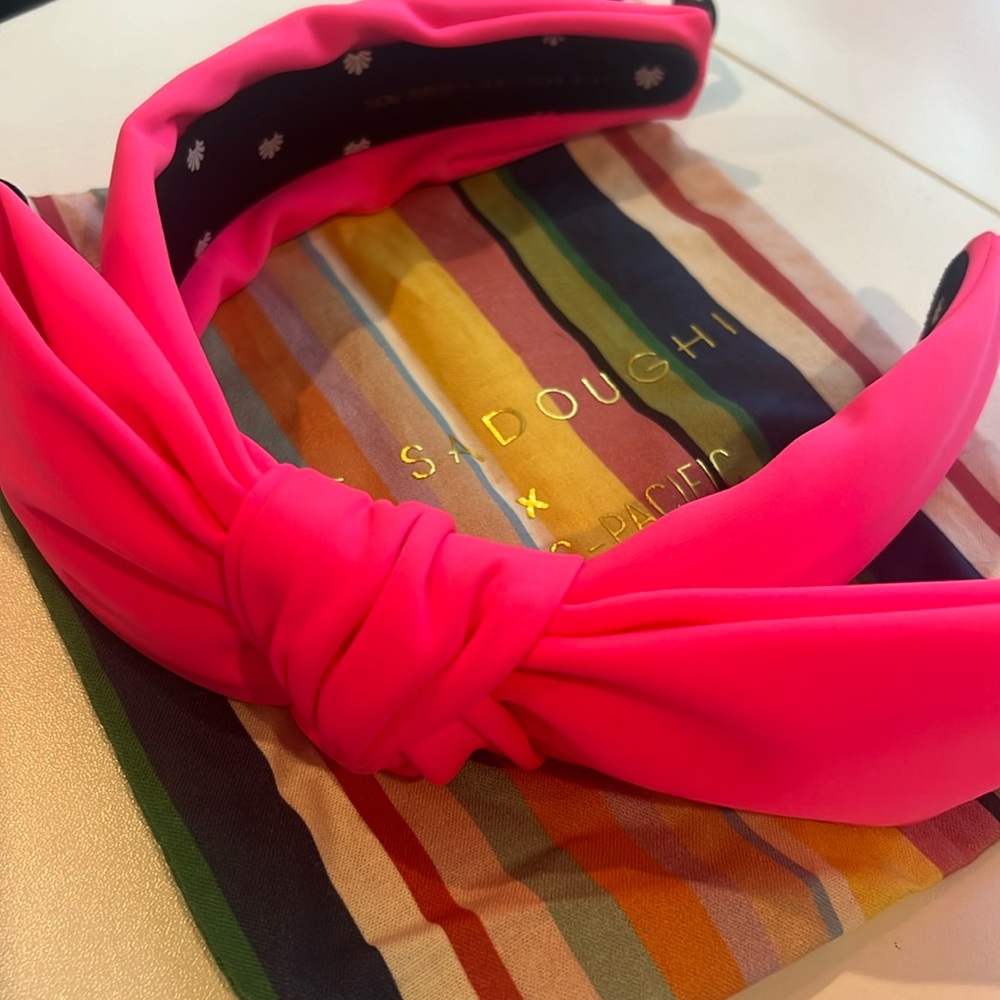 Lele Sadoughi x Atlantic Pacific Hibiscus Holly Headband